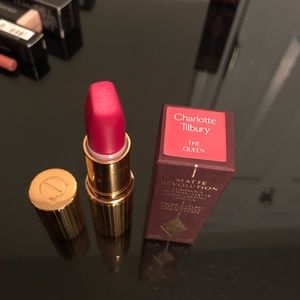 Charlotte Tilbury Matte Revolution The Queen